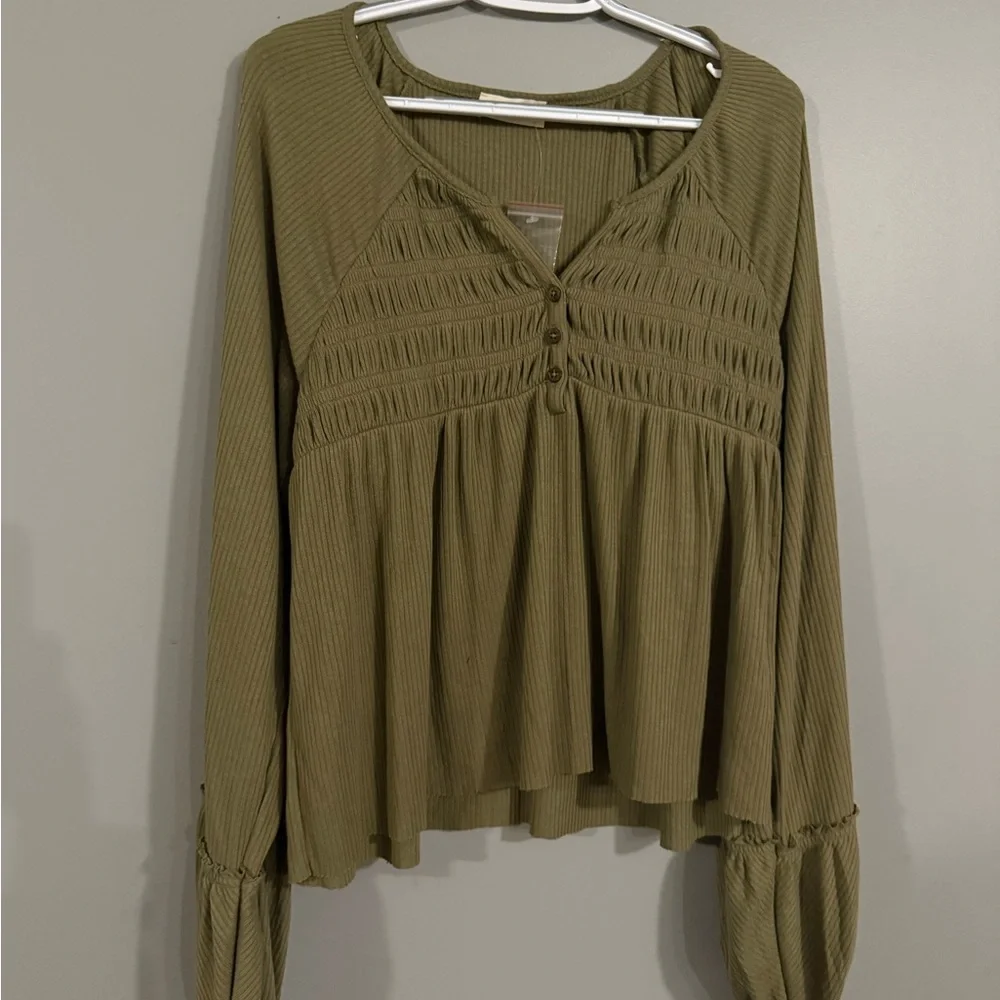 Elegant Olive Blouse with Button Detail - Picture 1 of 5